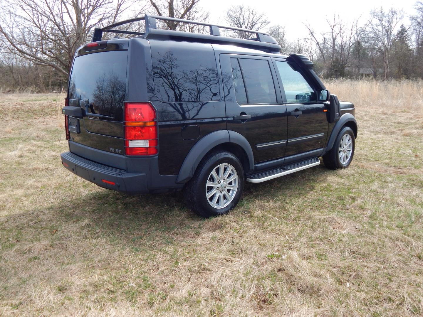 2008 Black /TAN LEATHER Land Rover LR3 SE (SALAE25408A) with an 4.4L V8 engine, Automatic transmission, located at 6528 Lower York Road, New Hope, PA, 18938, (215) 862-9555, 40.358707, -74.977882 - Here is a well cared for, One Owner 2008 Land Rover LR III. Features include all wheel drive, 4.4 Liter V8 engine runs great, automatic transmission, tilt wheel, cruise control, dual power sunroofs, dual power seats, wood grain, rear wiper, power windows/locks/mirrors, heated seats in the front an - Photo#7